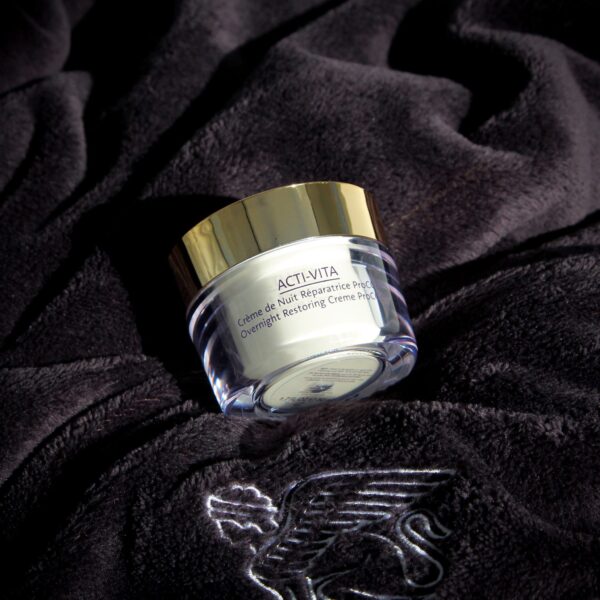 Overnight Restoring Creme 1