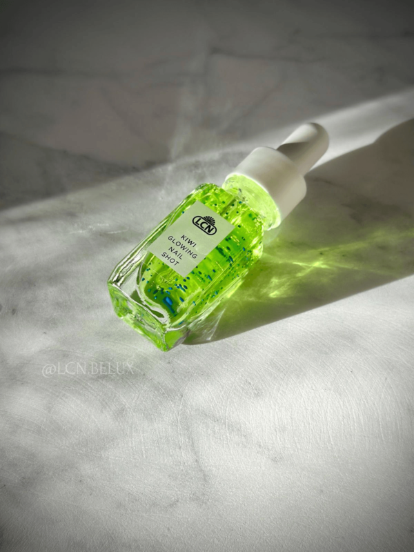 Kiwi Nail Shot 3
