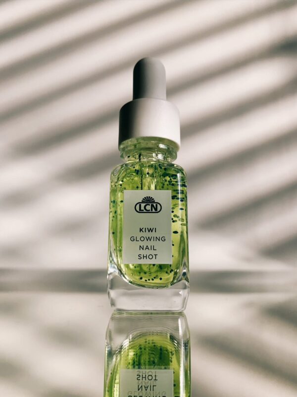 Nail Shot Kiwi 1